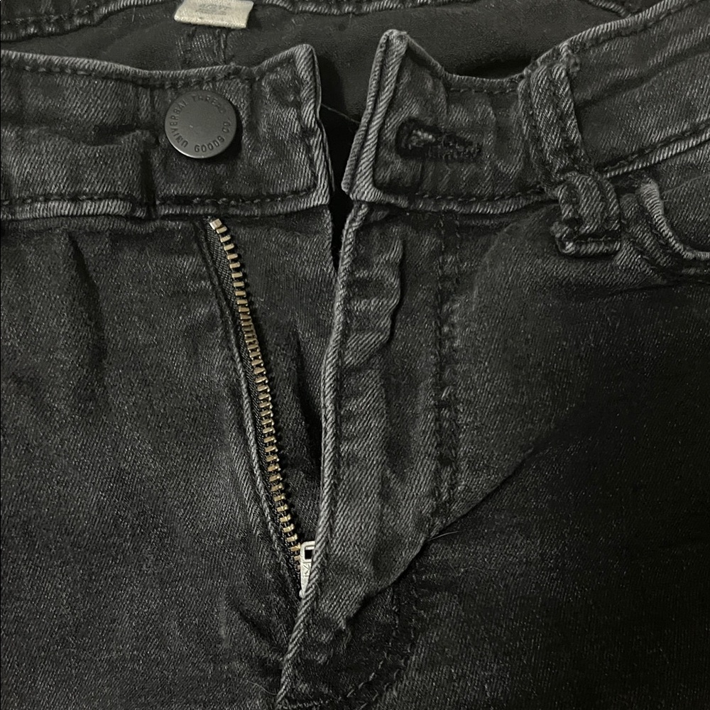 Universal Thread Women's Dark Jeans - Picture 4 of 4